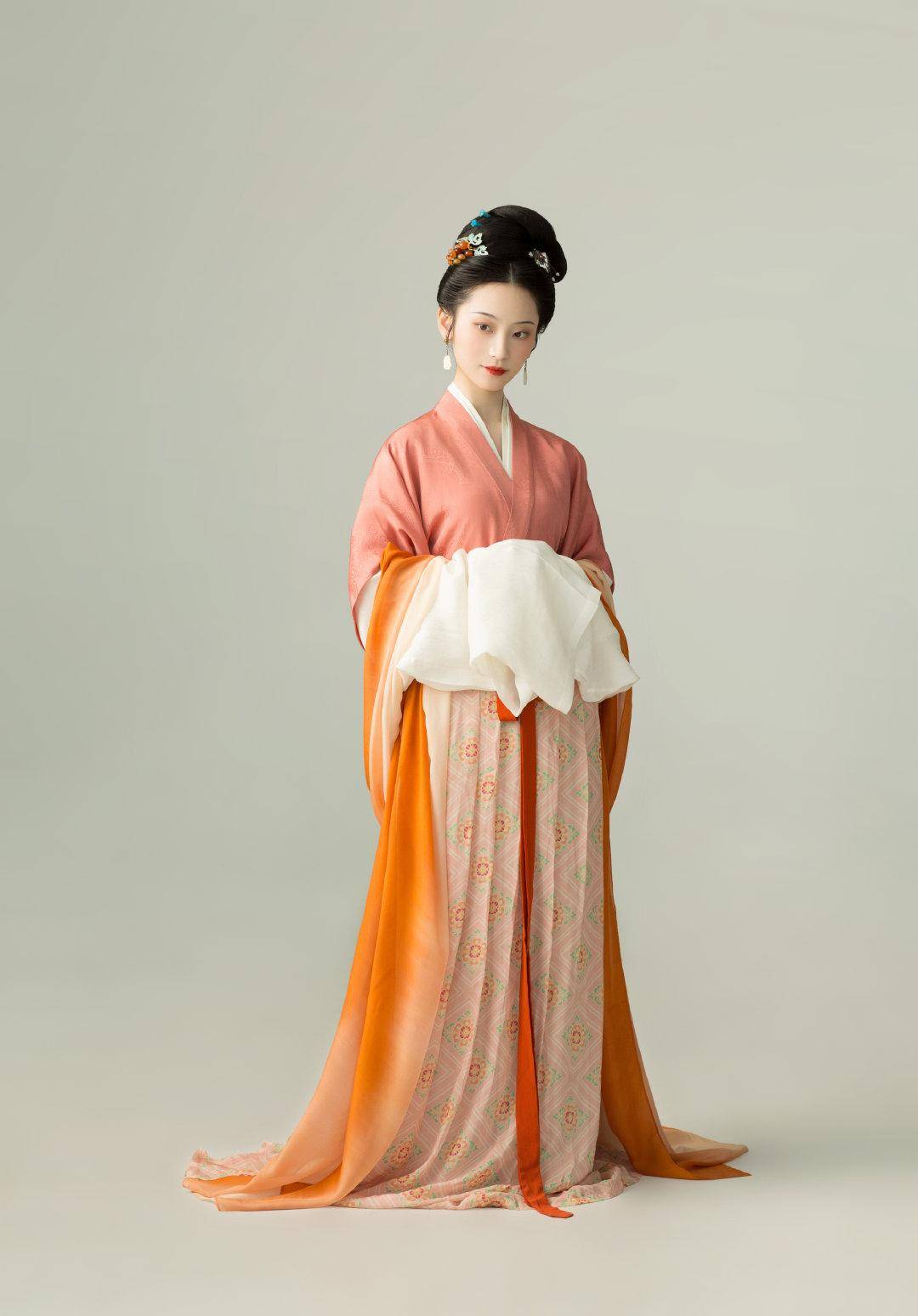 北宋时期女子的服饰图片
