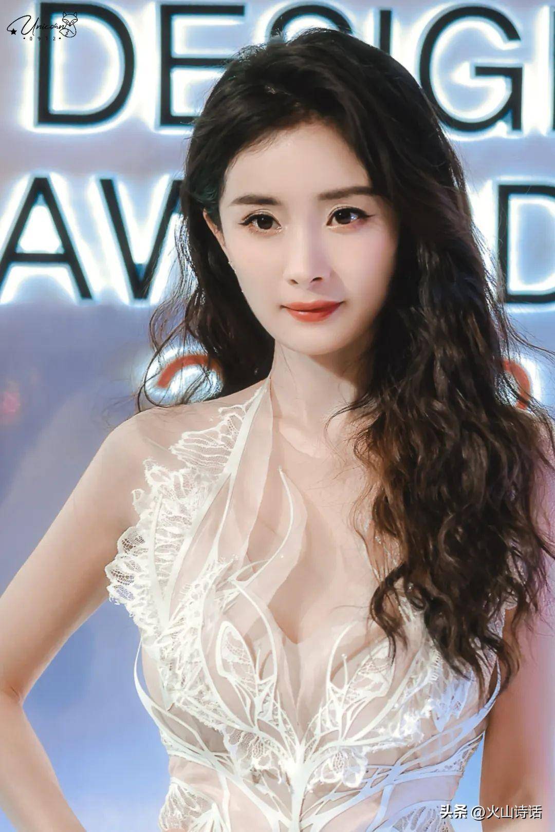 年度奉献:夜谈杨幂美腿系列写真_合作_经典_大哥