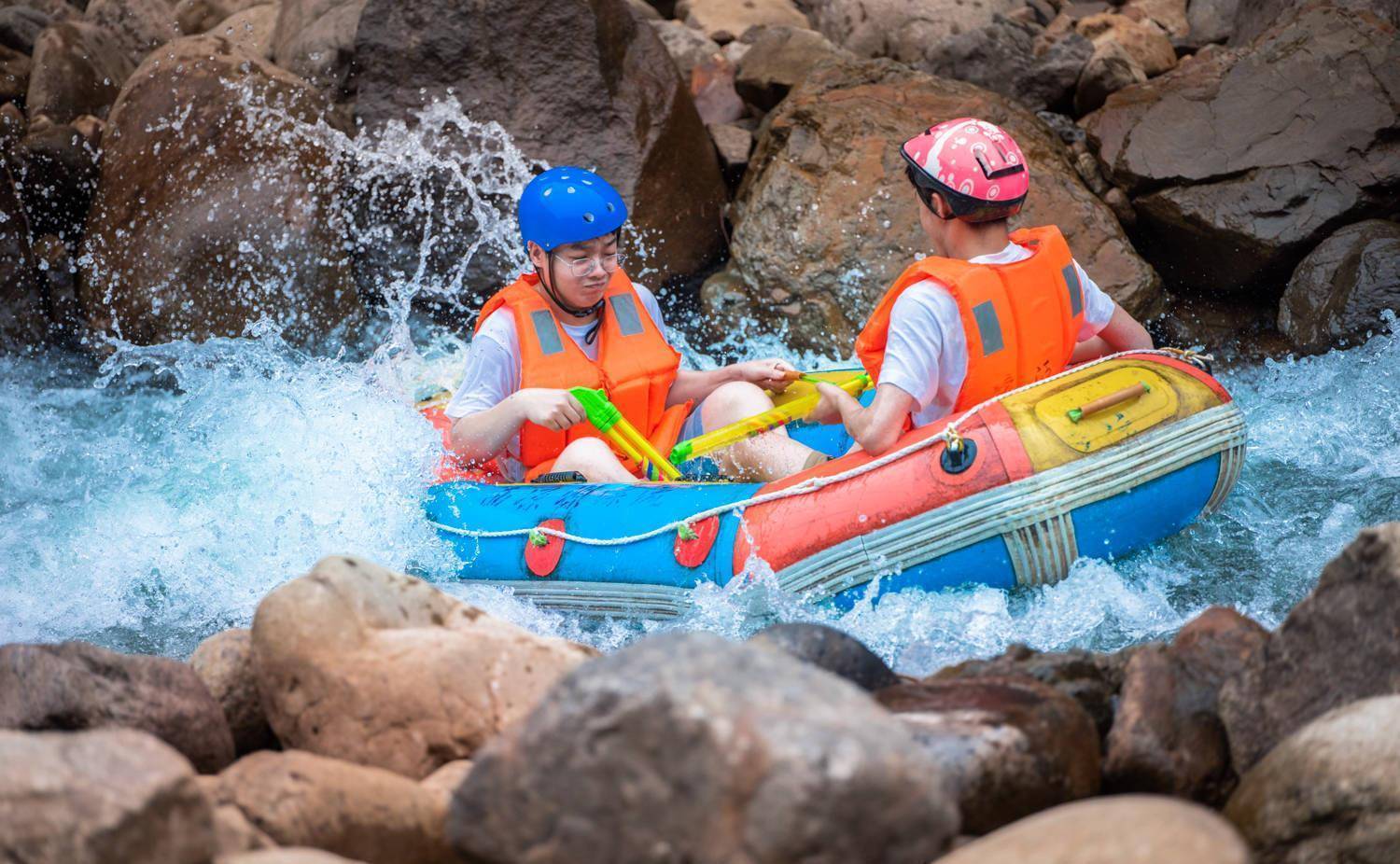 浙江漂流看杭州,杭州看临安凉源峡--3km峡谷湿身,1h竹海尖叫_景区