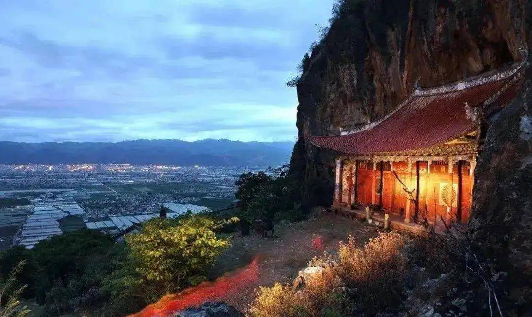 话不多说,"真龙脉"就是今天讲的保山九隆山!