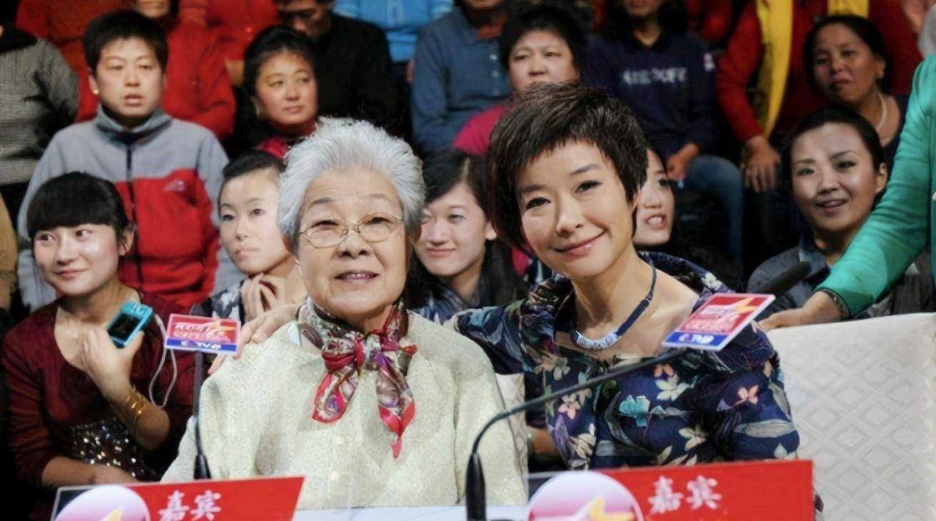王雪纯:父亲是央视台长,凭《正大综艺》出名,与初恋老公无儿女_工作