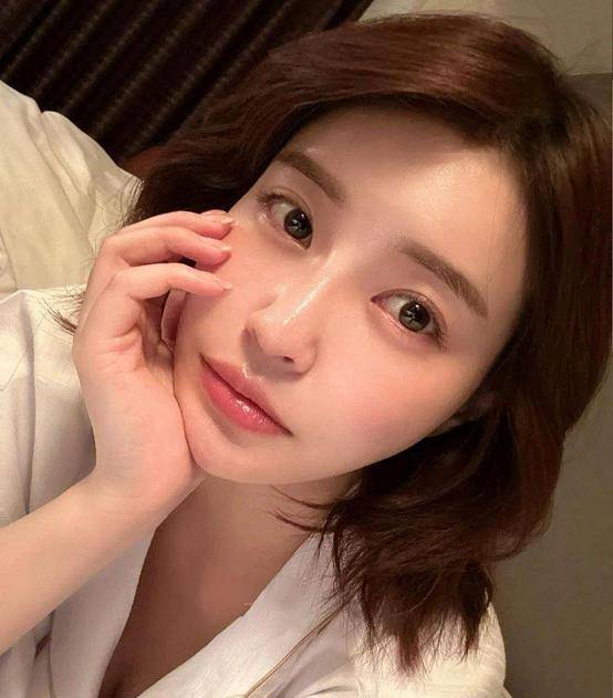 岸明日香:31岁的魅力女神,不老不衰,美貌与才华兼具_电视剧_生活_事业