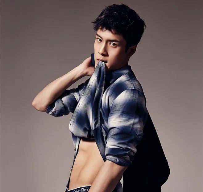 韩东君,颜值肌肉演技都一流!为何没爆红?_好身材_无心_腹肌