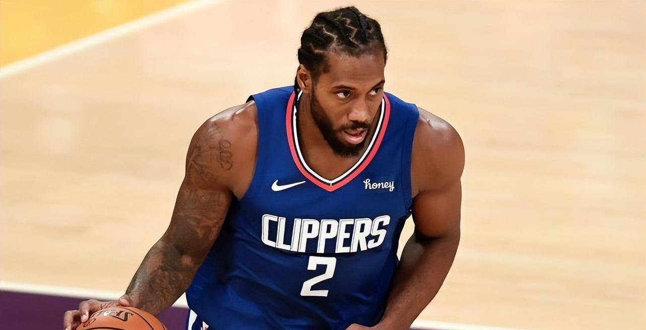 伦纳德身高201cm,体重101kg,臂展221cm,司职前锋.