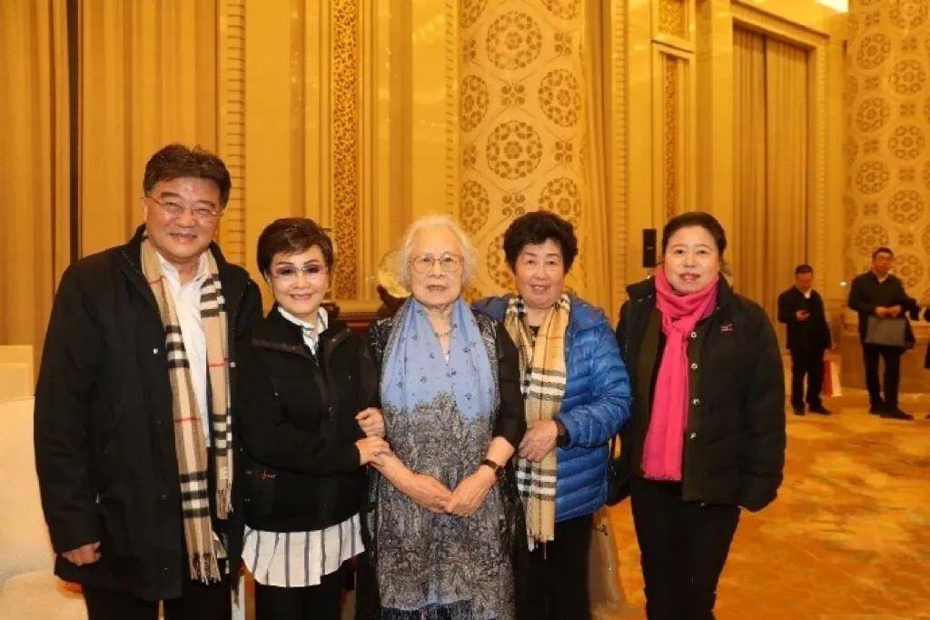 李谷一哪像要奔八人?