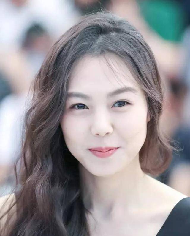 金敏喜——女神气质脸_长相_男性_男友