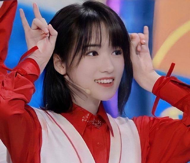 宋亚轩问自己的女装漂亮么,又是为神颜哭泣的一天_宋同学_的图片_感觉