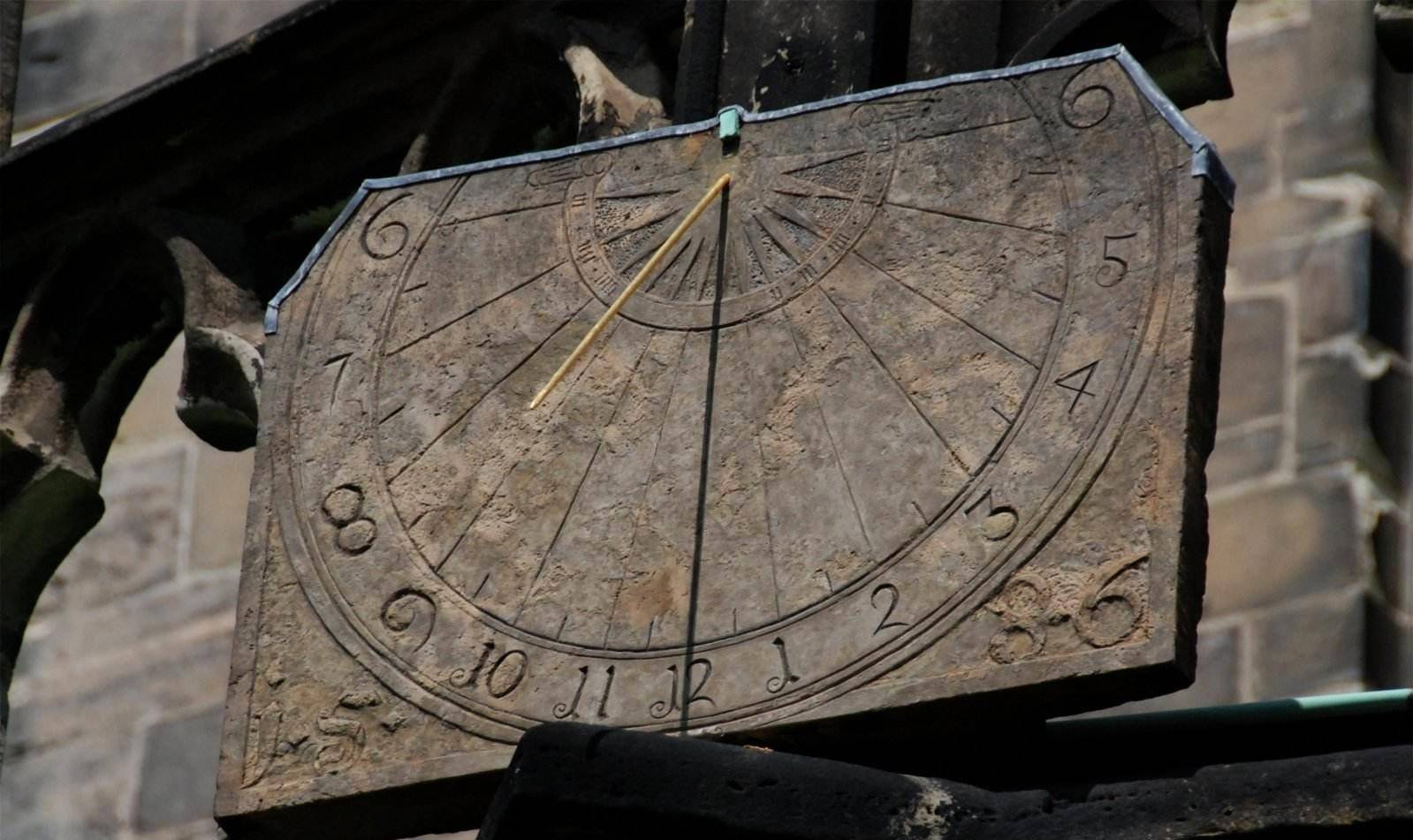 欧洲文艺复兴时期的日晷观察太阳和星星的问题,可能是埃及人发明了