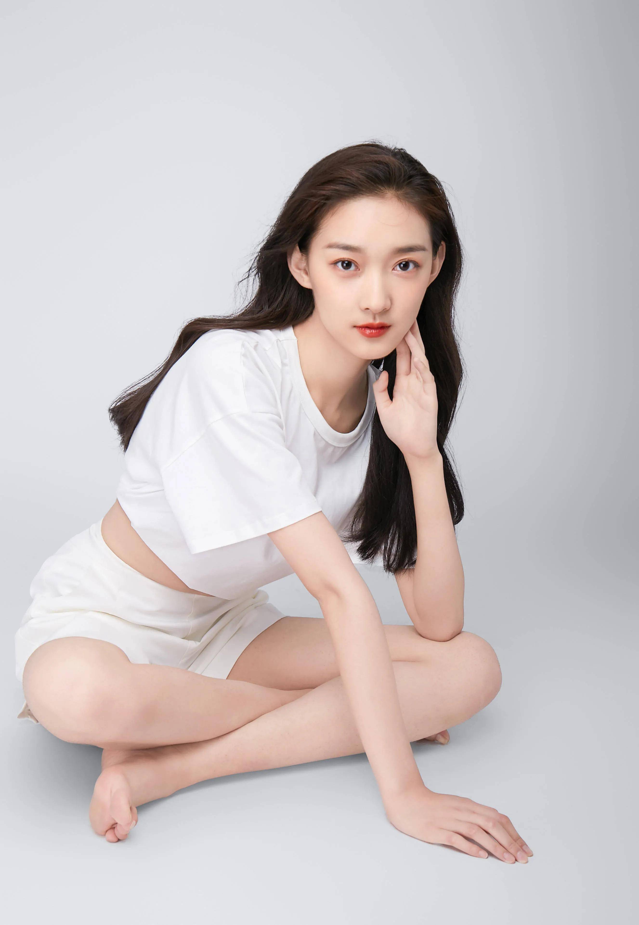 沉鱼落雁的青岛女神艺人王文淇引发热议,高颜值,高人