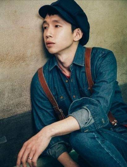 《顶楼》的他,演反派只为在妻子面前炫耀演技,而且唱歌也不赖_李奎镇