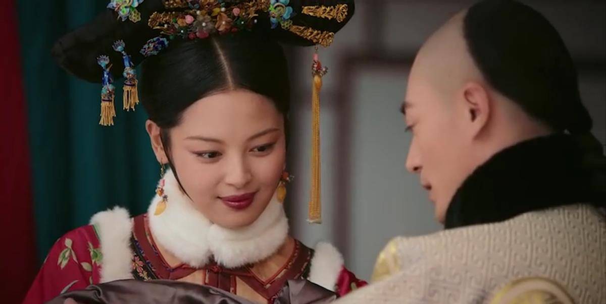 《如懿传》金玉妍死前还爱不爱羊肉串王爷?看她死前这个发型.