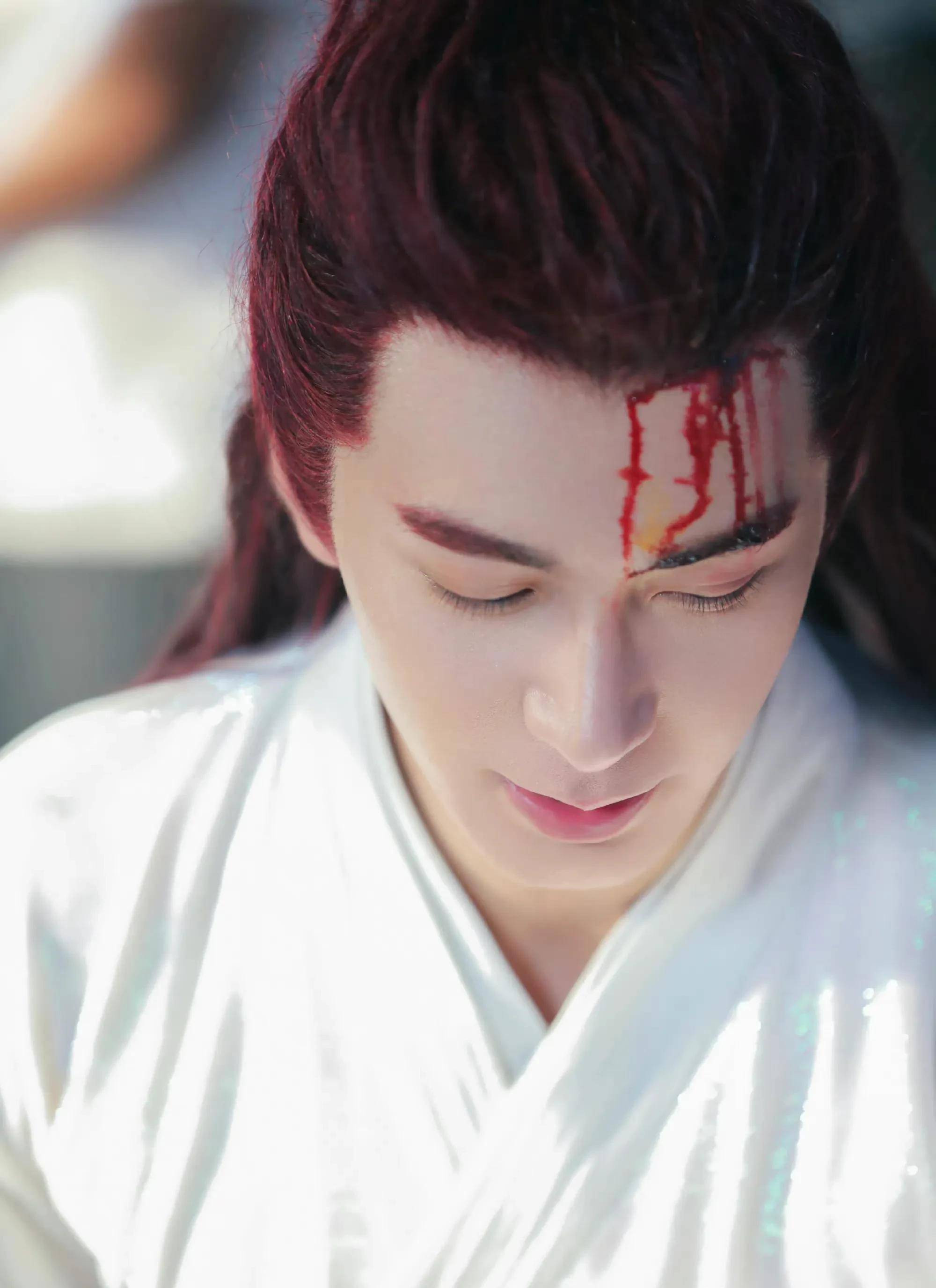 和《重紫》各追5集 ,一个看上瘾一个弃剧_陈星旭_演技_成毅