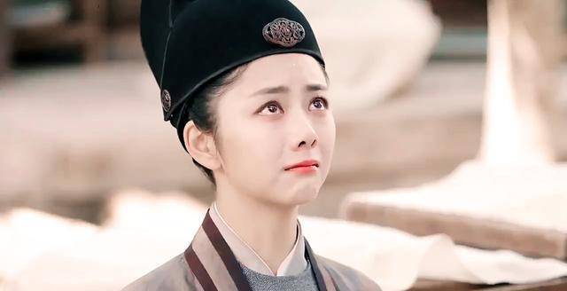 谭松韵新剧剧透,淡蓝色裙子搭配披肩长发,简直是逆龄生长!