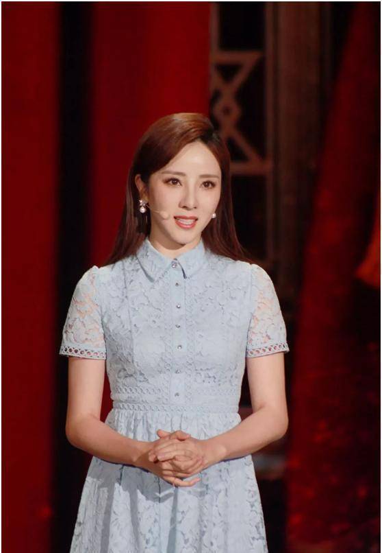 33岁李思思妈妈长啥样?