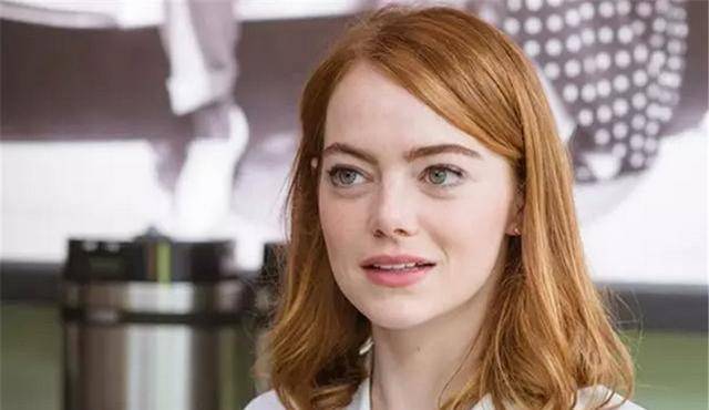 "石头姐"升级当妈,曾挺大孕肚开车,身材浮肿胖若两人_戴夫·麦卡里