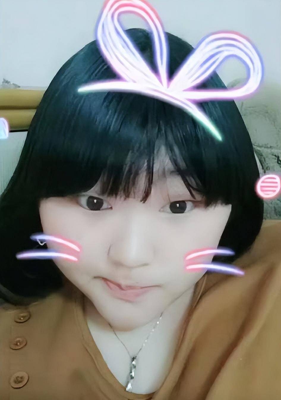 大衣哥女儿曝朱家现状,自称有家不能回,陈萌辞职在家陪小伟