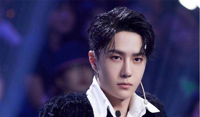 乐华娱乐辟谣王一博约会网红,澄清王一博开红色跑车约会白富美!