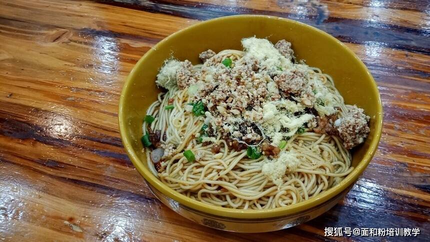 正宗面仔官勾魂面是一种小吃配料是猪肉等调料为炒花生油辣椒蒜_技术