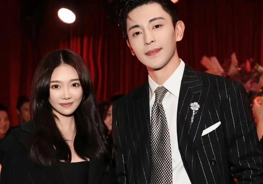 明星中也有"合影高手":倪妮从来没输过,杨洋任嘉伦太优越_皮肤_王俊凯