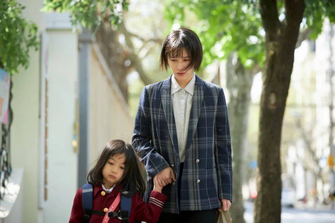 为躲同类角色半年不接戏,30岁就演妈,她说想大红却不着急_阚清子_榴莲