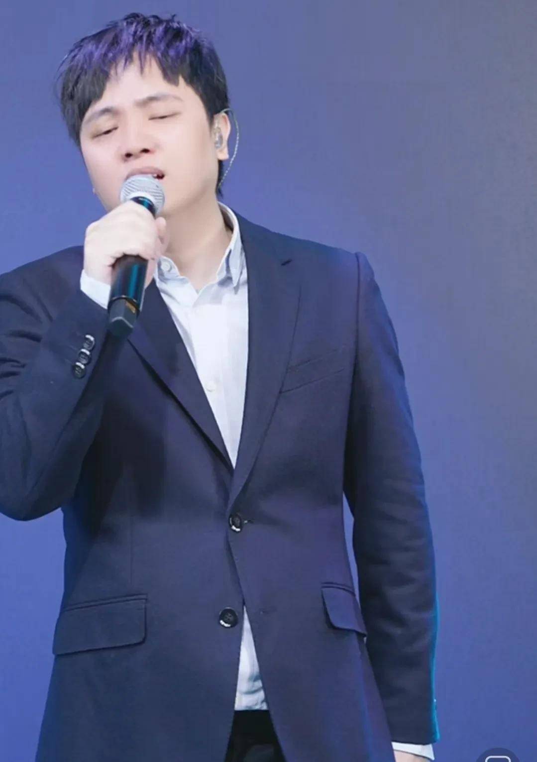 郑源惊讶到我了,他不但会唱那么多别人的歌,他粤语居然还那么好_直播