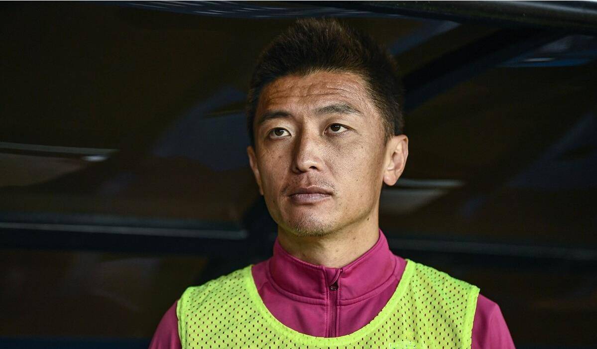 上港为放走于睿付出昂贵代价,球队因此被对手高空球打爆_防守_比赛