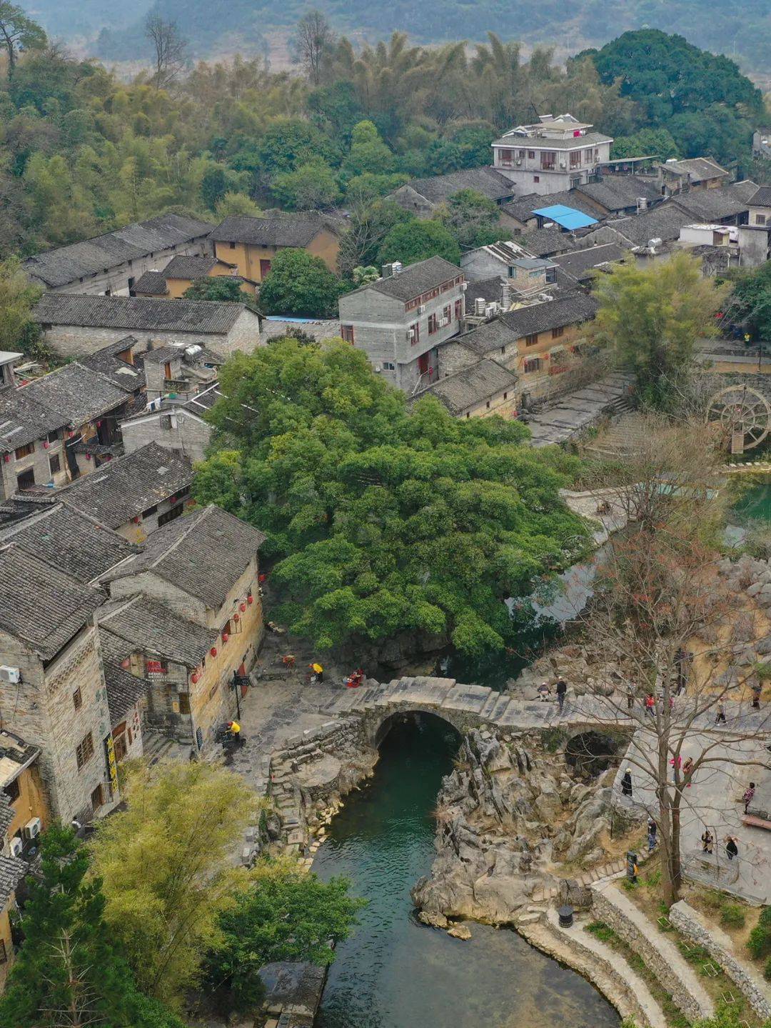 中国古镇千千万,独爱广西贺州的黄姚古镇,有人说它不该收费?