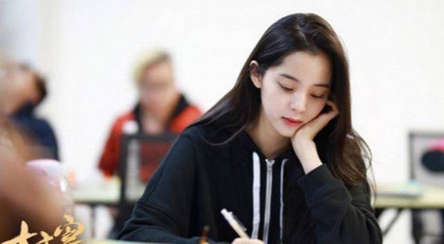 啊啊啊竟然是徐浩,一下子又激动起来,更加期待《大主宰》了!