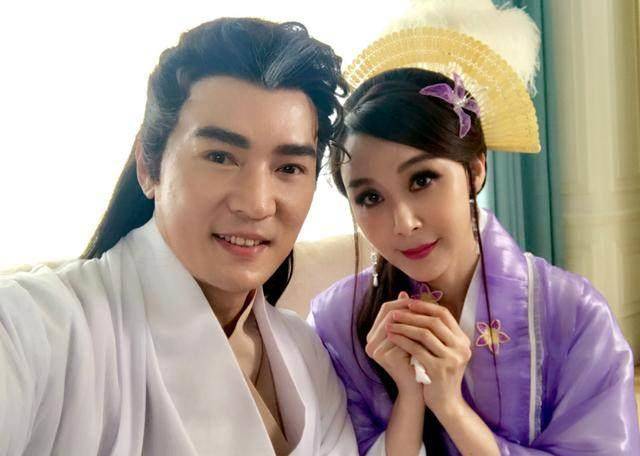 18年后焦恩俊和萧蔷再扮《小李飞刀》,亲密照惹焦恩俊女儿吃醋_网友