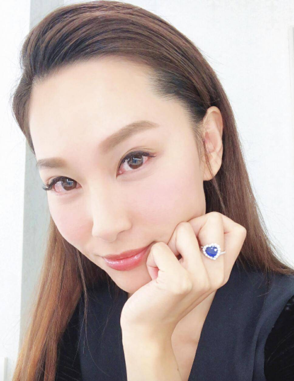 前花旦徐子珊近照曝光,低胸打扮状态胜过当年_网友_离开_演技