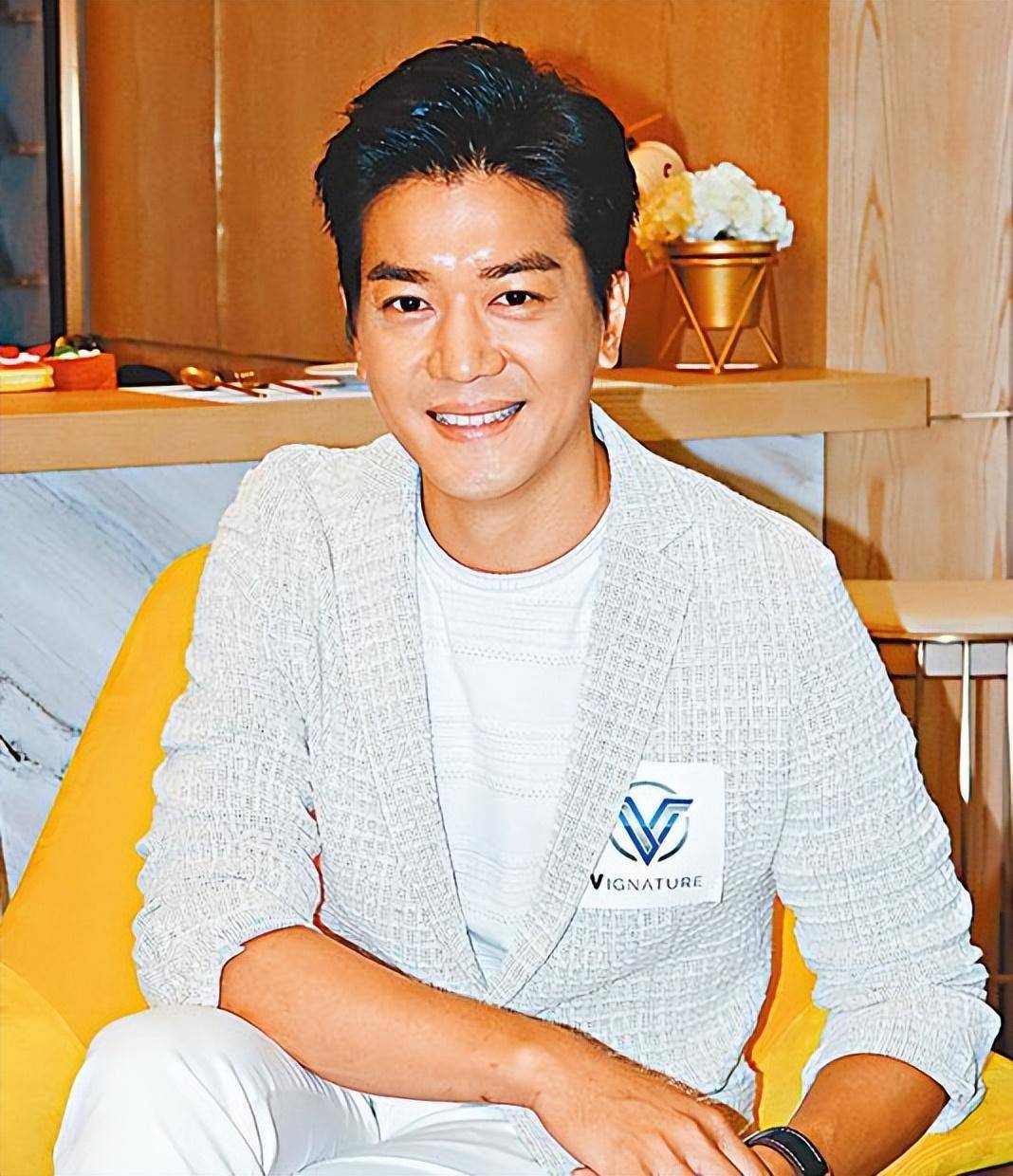 当时的黎诺懿以为自己可以一直顺风顺水,加上笃信风水,直接租了套月