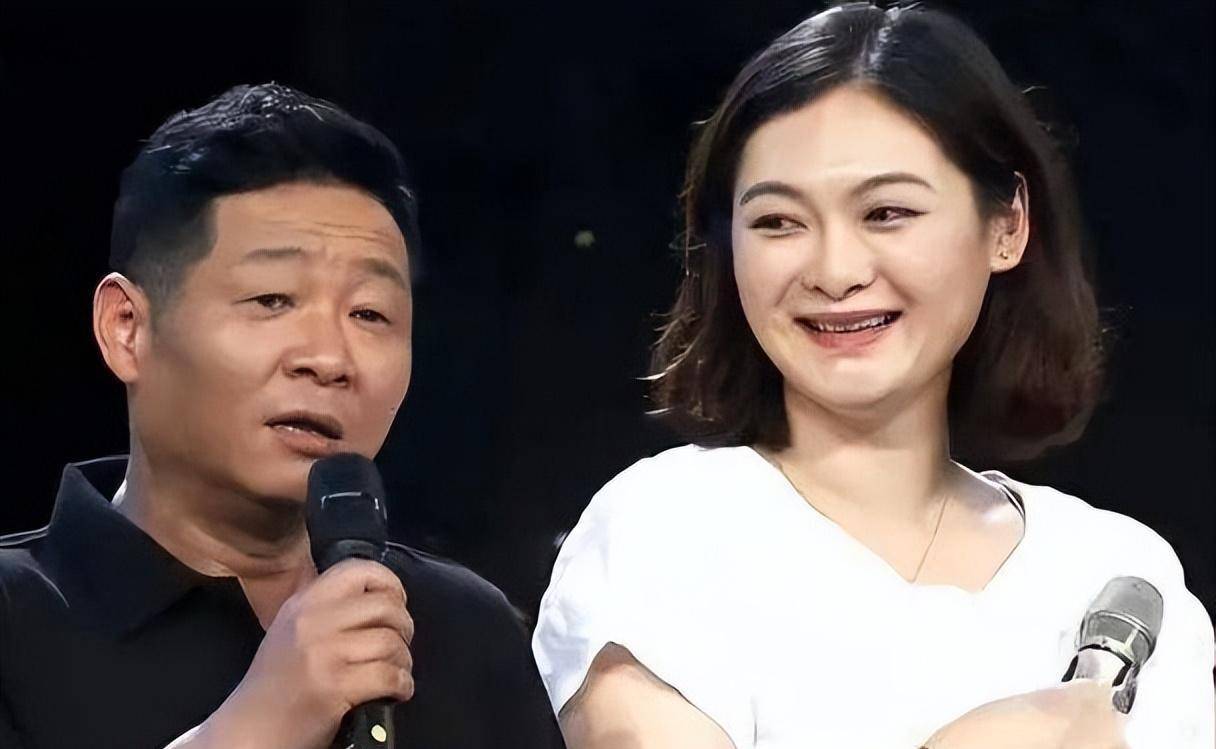 54岁三德子近况,娶小15岁名模当娇妻,如今隐居山林养鸡身家过亿_赵亮