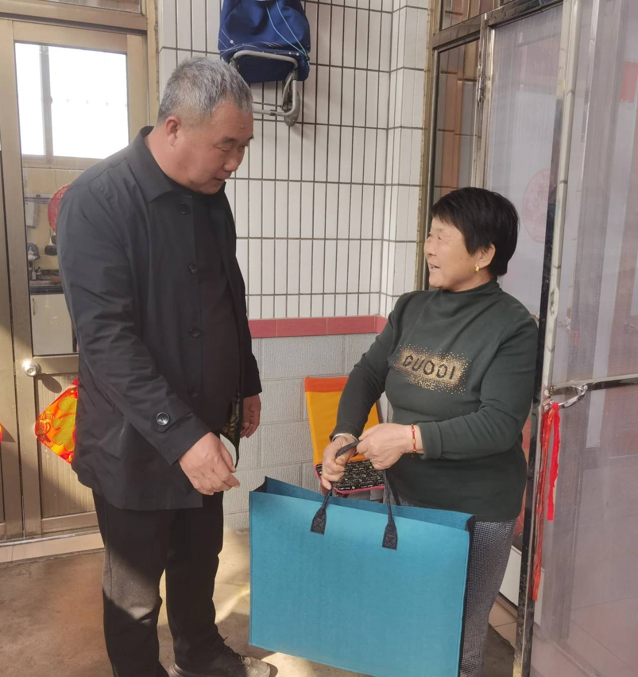 仇家沟岔村:情暖三八节 走访慰问送关爱!_仇吉旺_贾顺霞_村庄