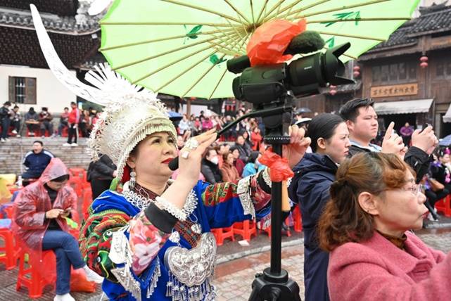 黔东南州庆贺“三八”国际劳动妇女节民族跳舞大赛鄙人司举行