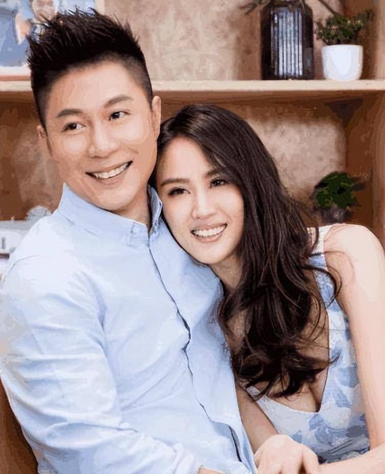 用7年时间陪她长大,一家四口幸福美满_李小鹏_李安琪_因为