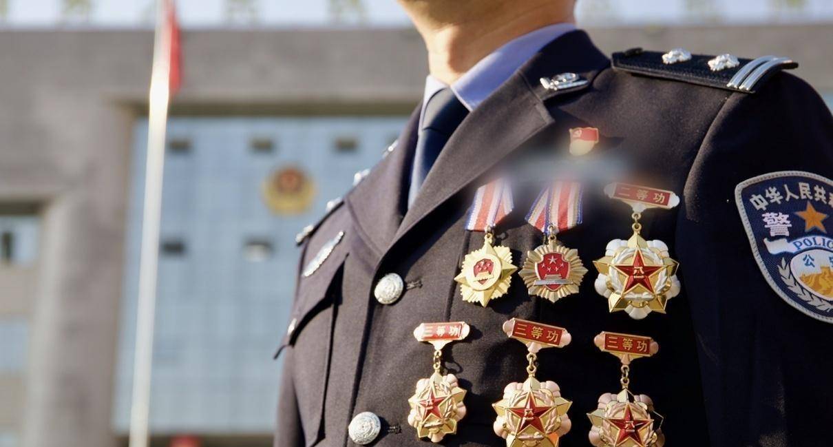 缉毒警嫂的电话只敢响铃5秒钟,“接通和接不通”是两种不同心情