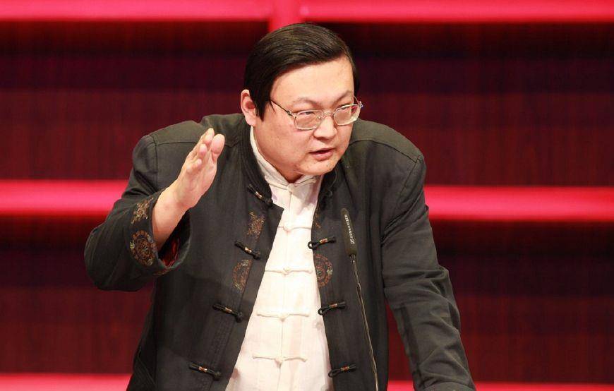 原创            一代"铁嘴"老梁:因说错一句话"声名狼藉",如今节目