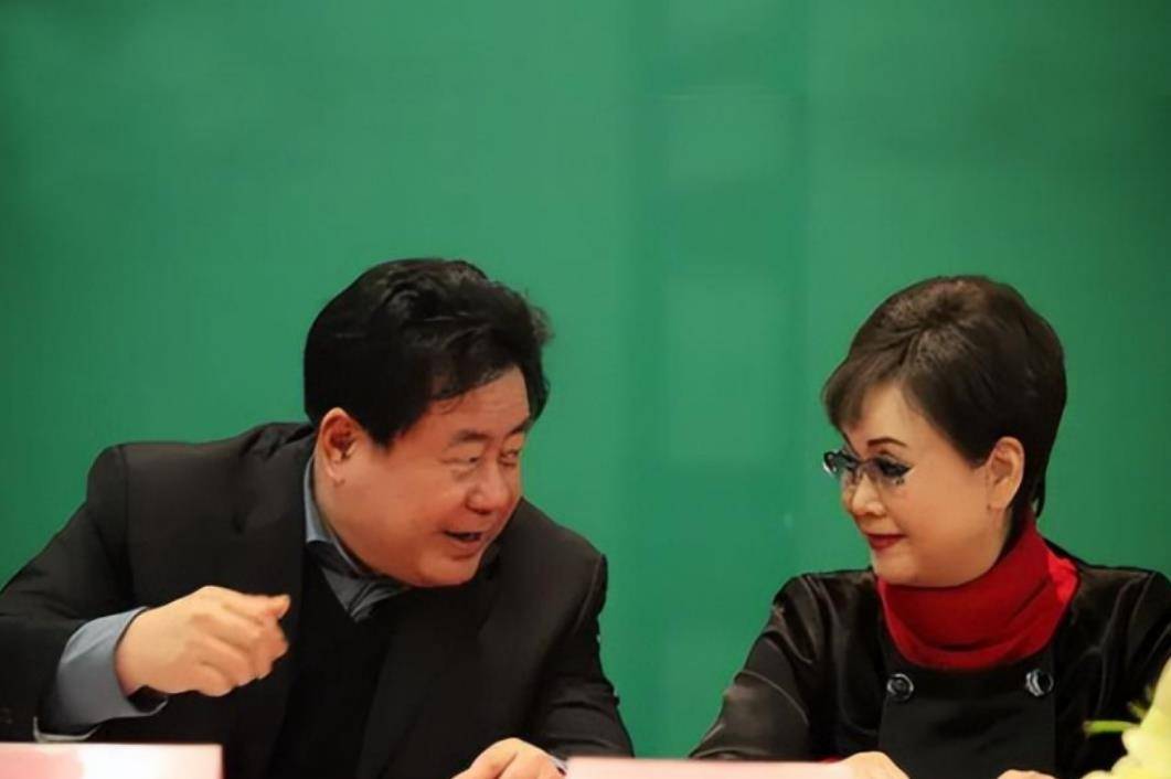 徐沛东:借战友老婆去领证,结婚42年零绯闻,撮合岳父与小姨再婚_音乐