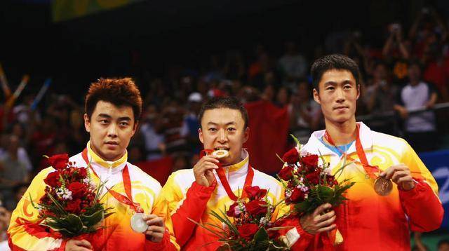 国乒王皓与柳承敏合影,球迷调侃冤家又重逢了,雅典奥运永恒的痛_特鲁