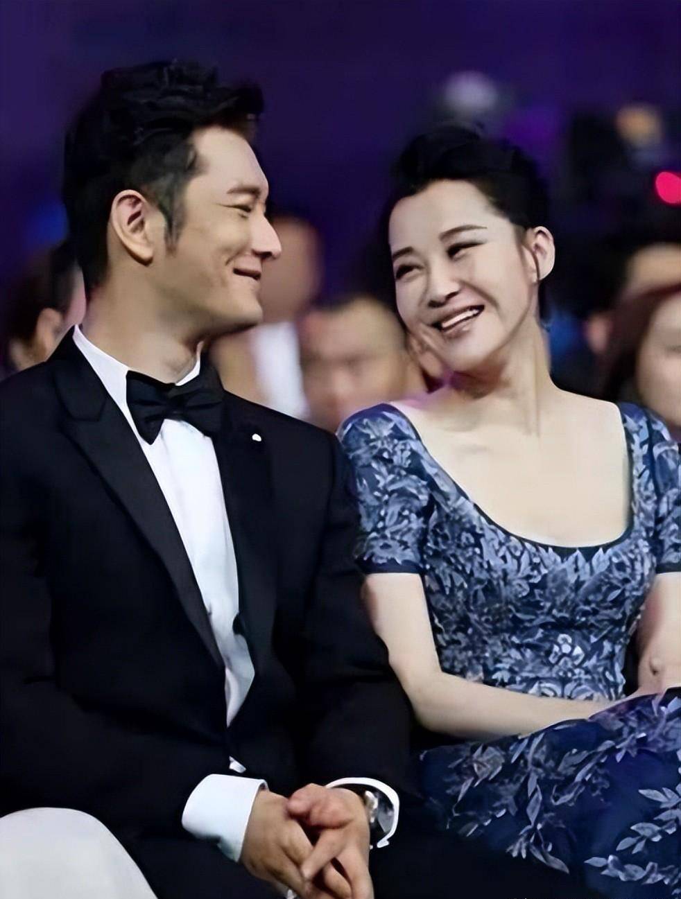 大美女许晴近照,身材清瘦高挑,宛如少女一般,55岁的她至今单身_刘波