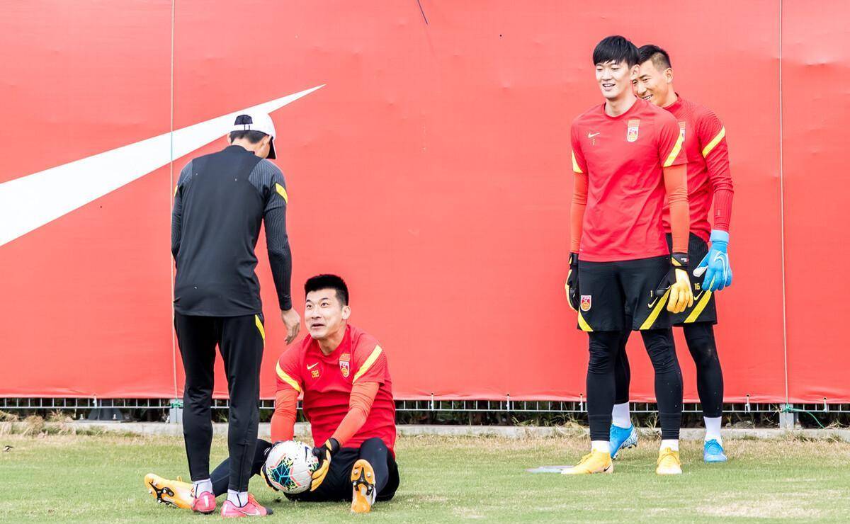 刘殿座晋升一号国门,连续两场热身赛首发出场,恒大还能留住他吗_续约