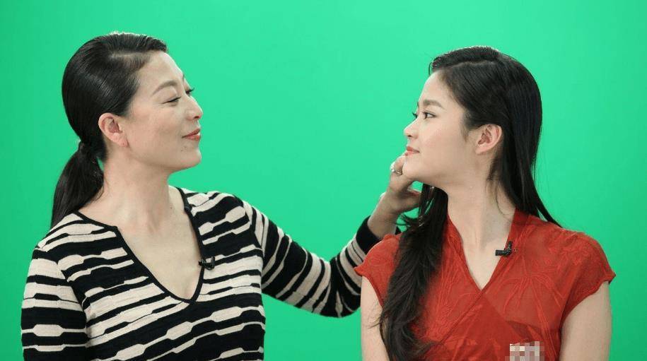 患癌惨被抛弃,56岁历经坎坷,今得女儿抚养_岳红_电视剧_名气