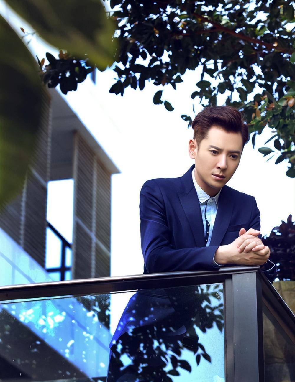 韩栋:名校毕业却去工地搬砖,转行当演员大获成功,妻子是经纪人_表演