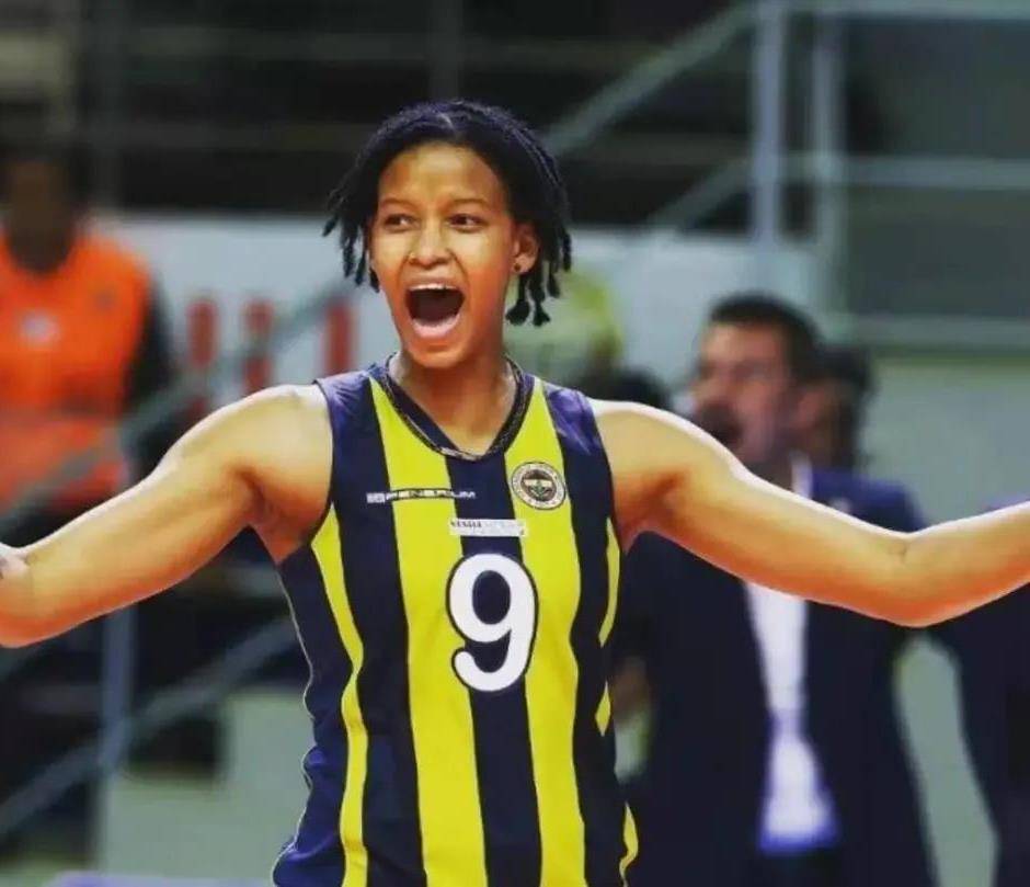 美国女排球员汤普森在接应中能排第几_进攻_艾格_中国队