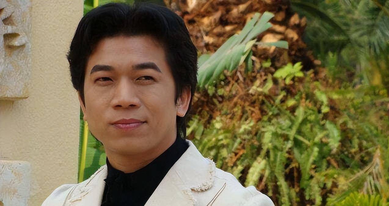 但由于流行曲风的变化,陈星的歌曲不能满足歌迷的需求,逐渐"减持",没