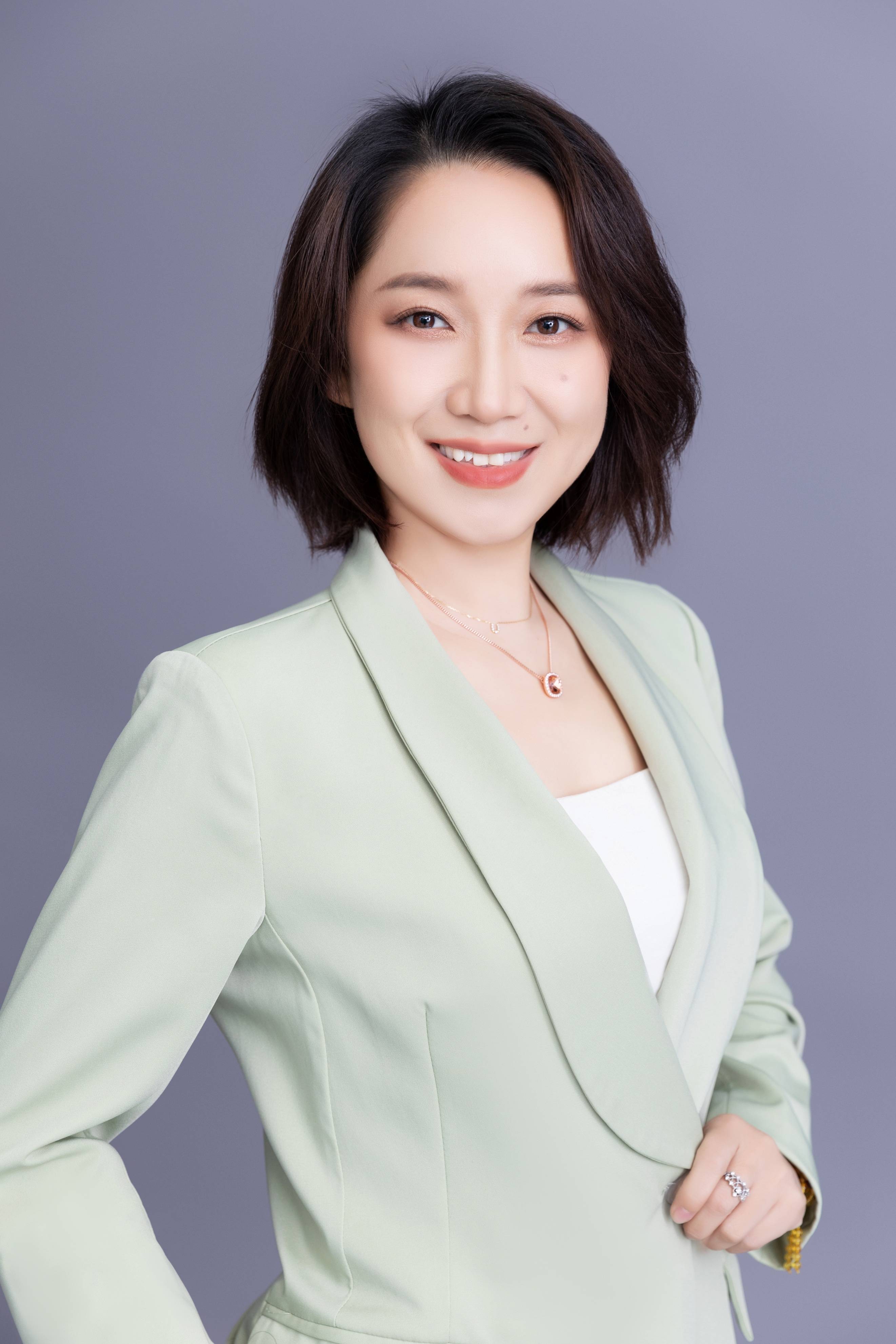 大童保险北京分公司资深合伙人周莹——赠人玫瑰,手有余香