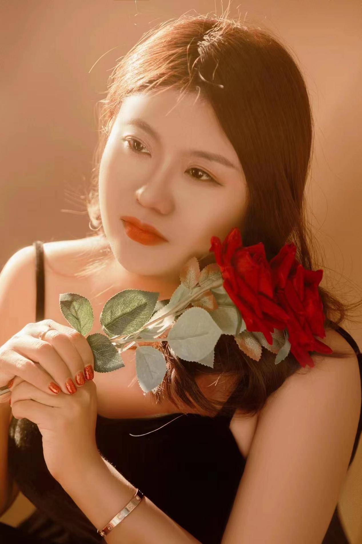 棋妙汇影视唱片艺人高雪萌新歌《是我故意忘记你》火热上线