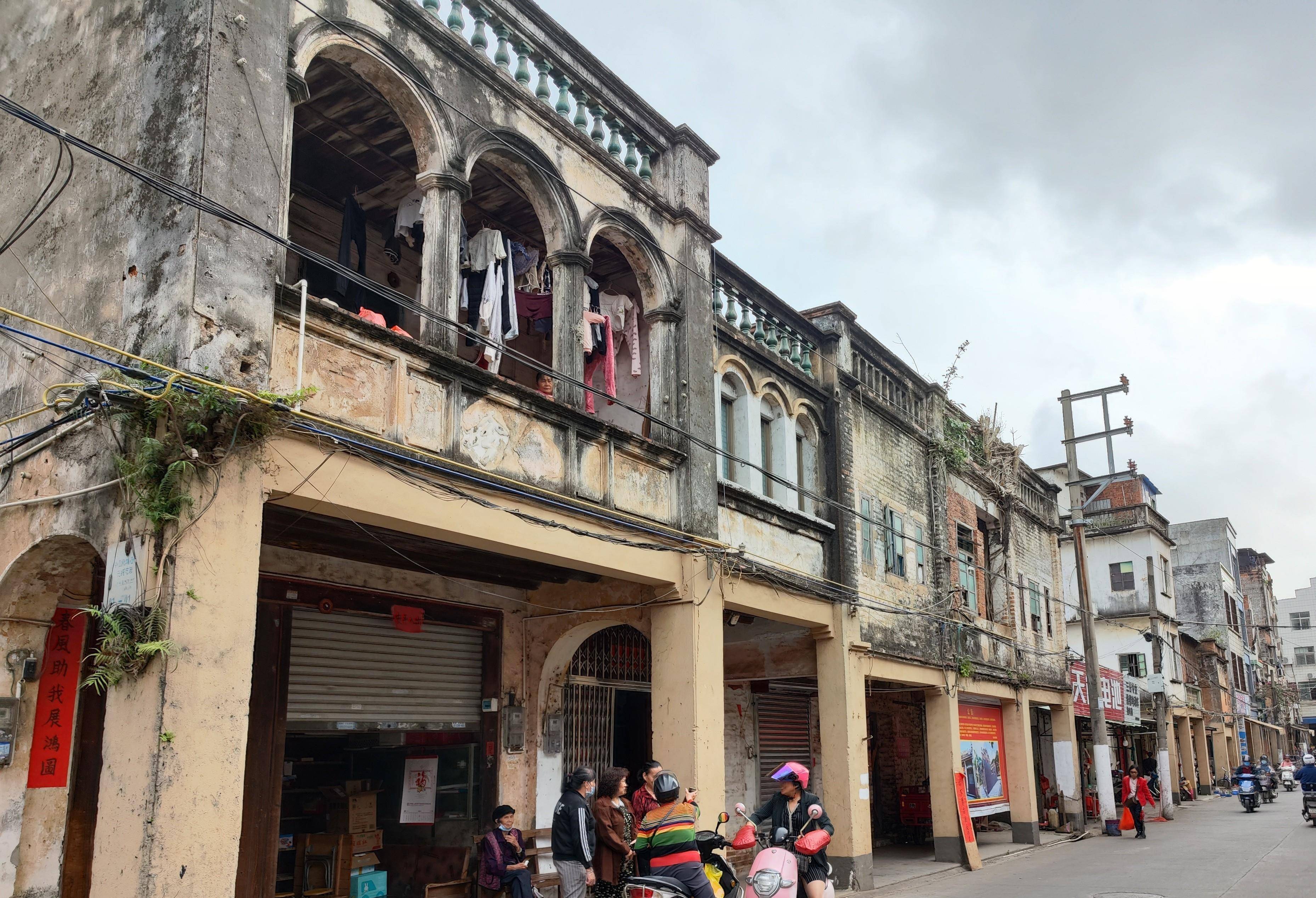 雷州古城,漫步因東坡而改名的西湖,博物館看神奇的石狗文化_千年_萬山