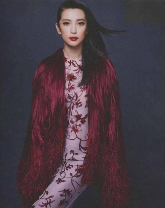 李冰冰的旗袍穿出了国际的气质,传统与现代的结合在她身上体现的淋漓