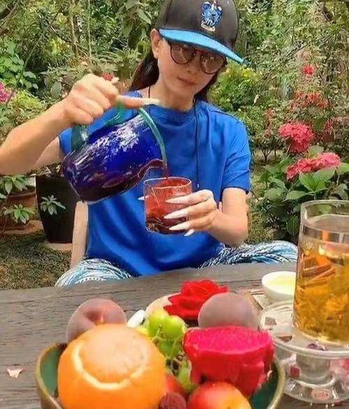 杨丽萍老师认为:这样的一日三餐,在身体需要的热量上是已经够了.